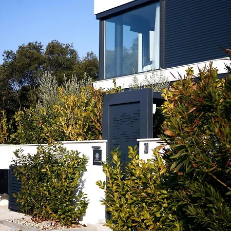 House Of Poseidon Petrcane