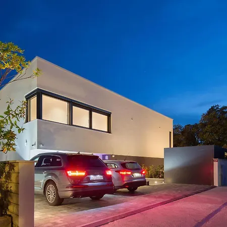 House Of Poseidon * Petrcane