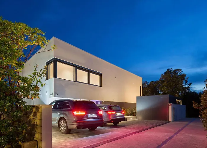 House Of Poseidon * Petrcane